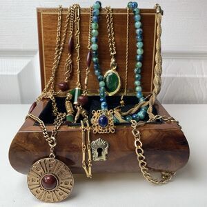 Sarah Coventry Vintage 9 Piece Lot Collection Gold Tone Retro Mid Century